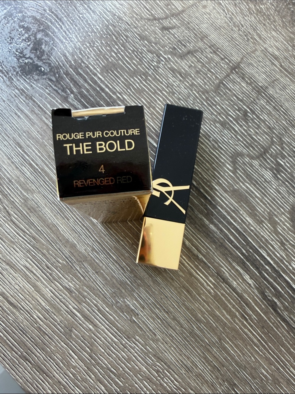 Yves Saint Laurent The Bold Lipstick NIB - Picture 3 of 3